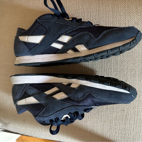 Reebok Sneakers Navy and White size 9.5 - Picture 5 of 6